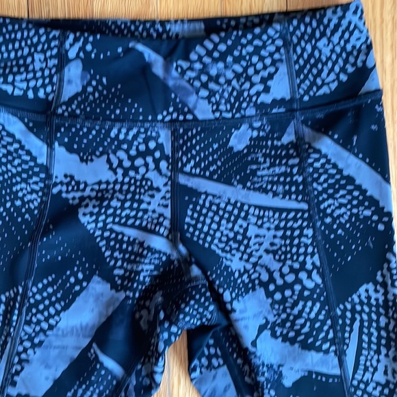 Lululemon‎ Leggings 24”L size 6 B11 - Picture 2 of 8